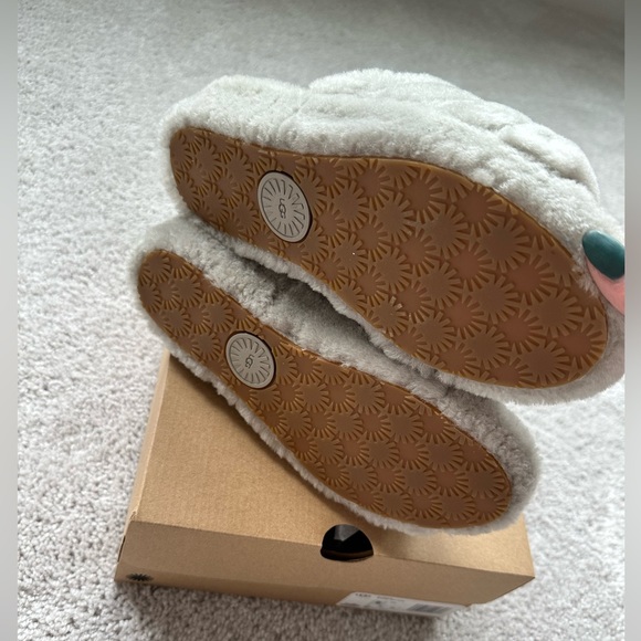 Ugg Fluff Yeah Slide - Picture 3 of 4